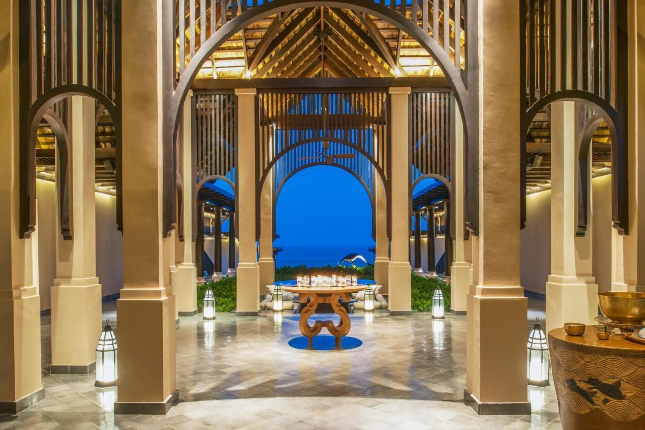 אתר נופש Vana Belle, A Luxury Collection Resort, קו סמוי